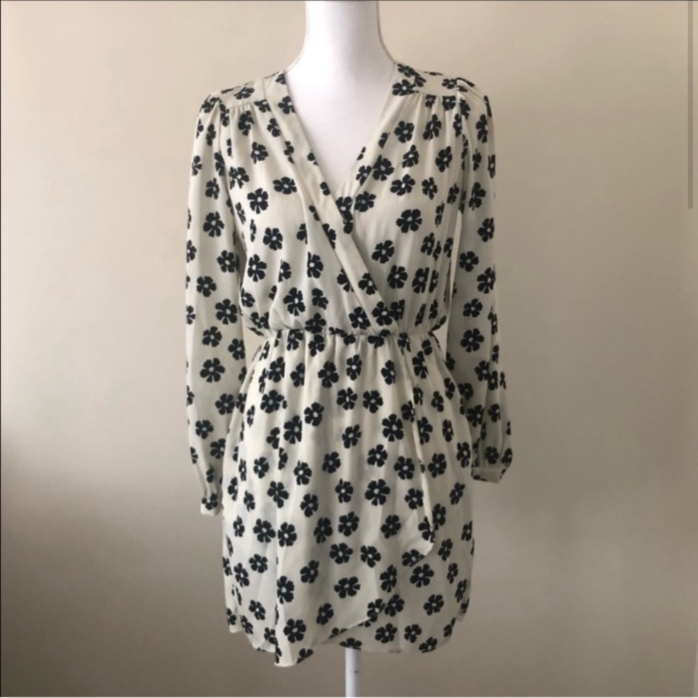 Honey punch white black floral dress size small